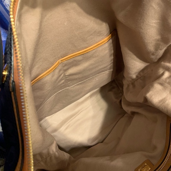 MCM backpack ( LG size ) - Picture 8 of 13